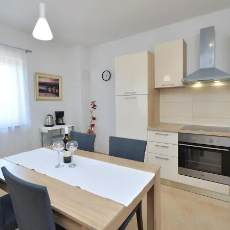 Katenas By Interhome Feriehus Šibenik