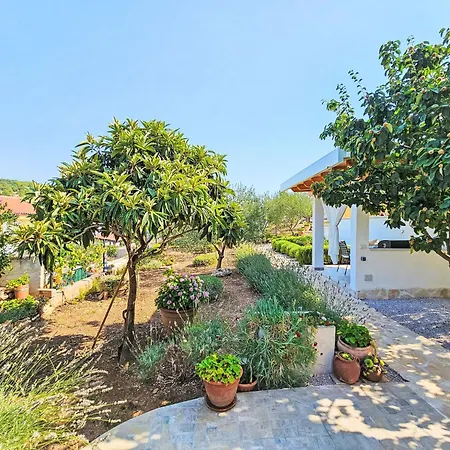 別荘 Katenas By Interhome