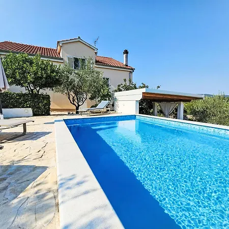 Hébergement de vacances Katenas By Interhome