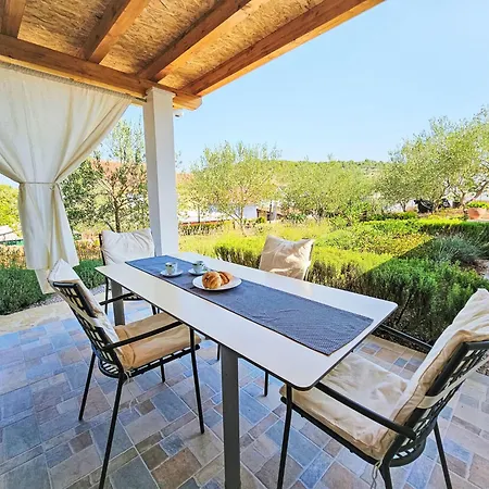 Feriehus Katenas By Interhome