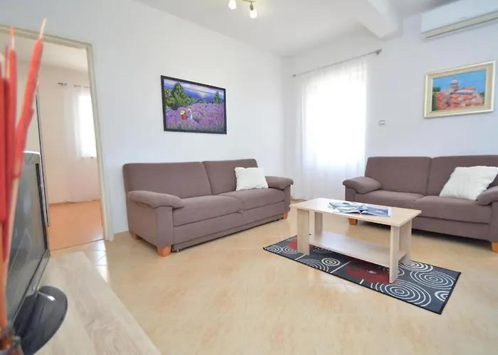 Dom wakacyjny Katenas By Interhome