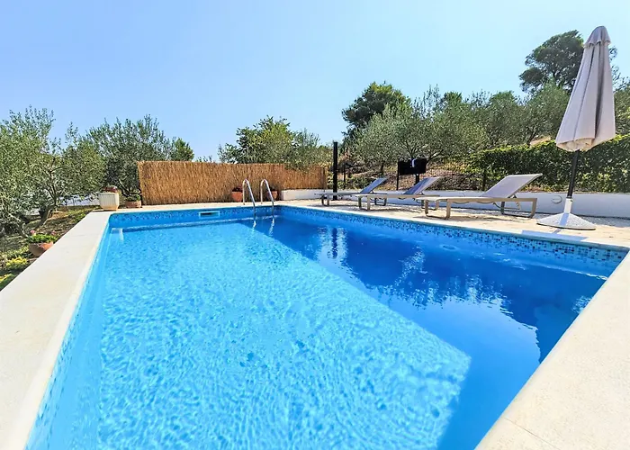 Katenas By Interhome